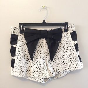 Judith March Bow Lace Shorts